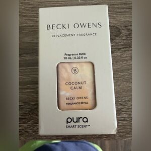 Pura x Becki Owens: coconut calm fragrance